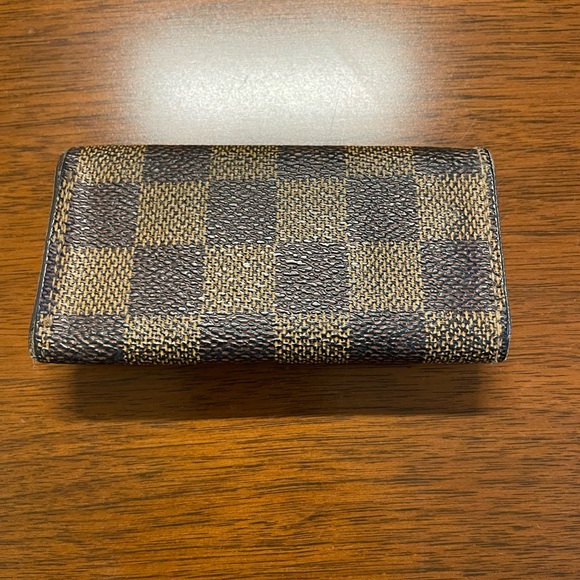 Clearance! Authentic Louise Vuitton Damier Ebony Key Holder. - Picture 4 of 13